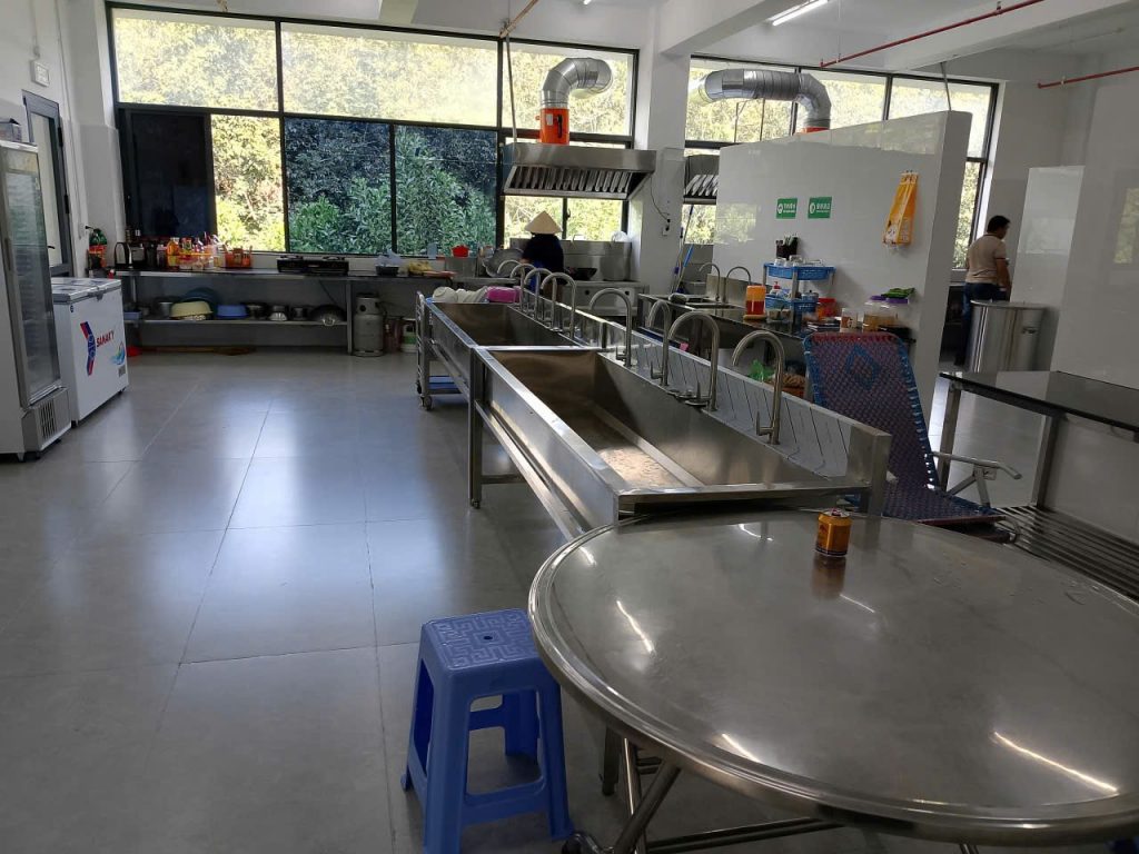 Ứng Dụng Vật Liệu Kim Loại Trong Xây Dựng Hiện Đại: Từ Kết Cấu Đến Nội Thất